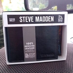Steve Madden wallet
